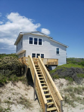 Ocean Front with Spectacular Views!